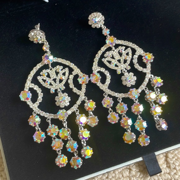Chandelier Earrings NWOT - Picture 2 of 3